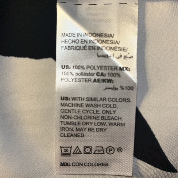 Chico’s Abstract Floral Top - Picture 7 of 8